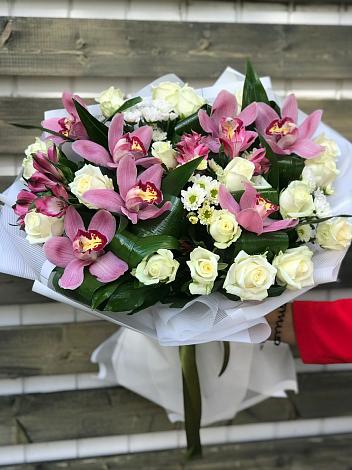Букет цветов из: Розы и Хризантемы в Колышлее