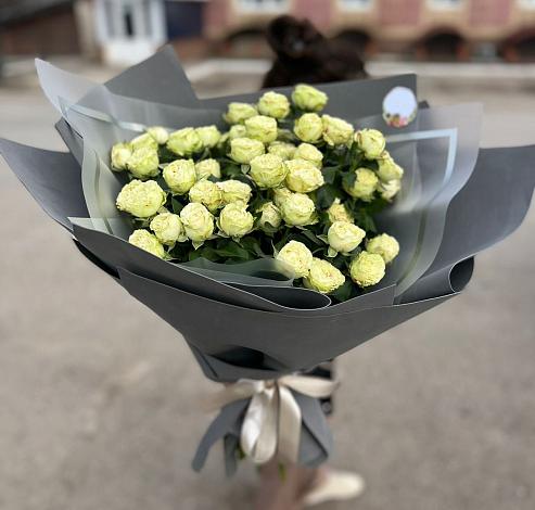 Букет Белые кустовые розы Солинеро в Колышлее