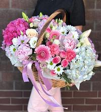 Композиция солнечный день в Колышлее Цветочная композиция из Розы, Хризантемы, Пионы и Лизиантусы в корзине в Колышлее