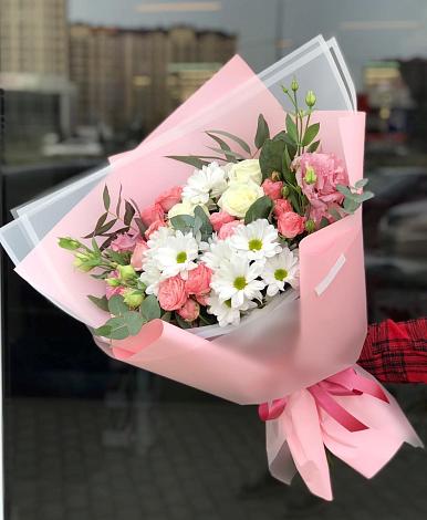 Букет цветов из: Розы, Лизиантусы и Хризантемы в Колышлее